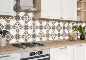 Керамогранит Design Art 200x200 на фартуке кухни. Фото 8